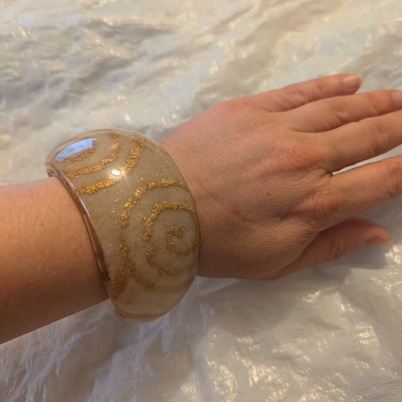 Amazing cream and gold sparkles wide bangle bracelet - Picture 7 of 7
